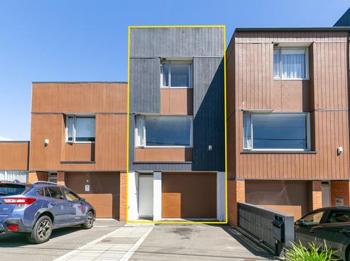 2/120 Rintoul Street, Newtown