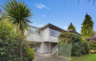 2/156 Rifle Range Road, Hilltop