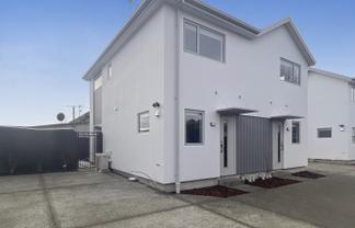 4/51 Hills Road, Edgeware