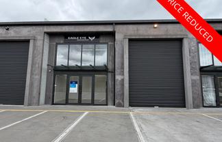 Like New! Affordable, High-Spec Unit