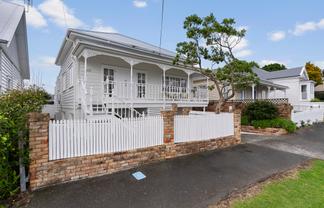 8 Kiwi Road, Devonport