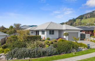 5 Pine Crest Drive, Richmond
