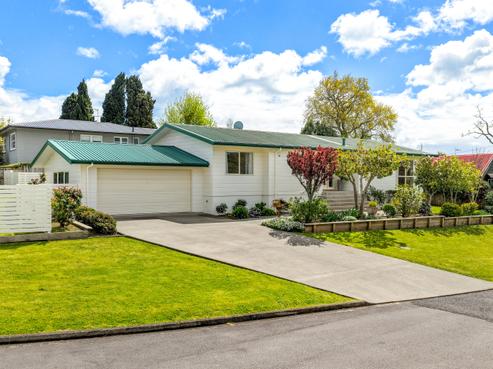 6 Luplau Crescent, Cockle Bay