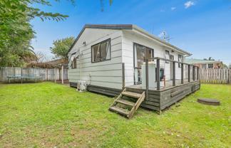 2/140A Old Wairoa Road, Papakura
