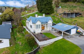 8 Iona Street, Lawrence