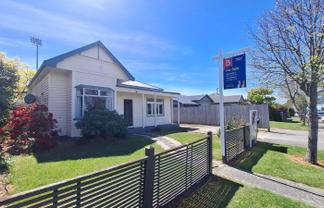35 Raymond Street, West End