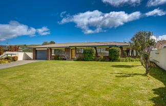 32 Roskilda Crescent, Taradale