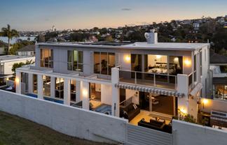 123 Beach Road, Castor Bay