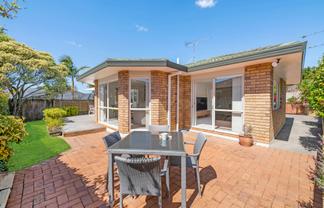 2/248 Botany Road, Botany Downs