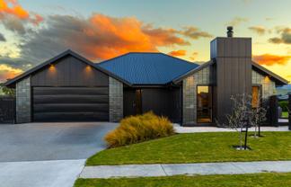 17 Catalina Crescent, Burleigh