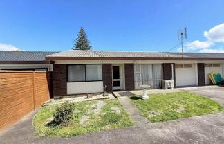 2/68 Victoria Road, Papatoetoe