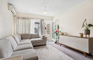2/53 Brockworth Place, Riccarton