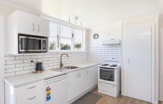 88 Avenue Road, Foxton