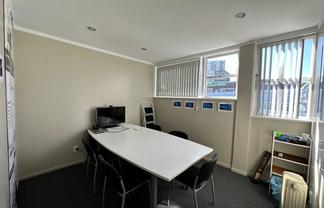 Neat New Lynn Office Space