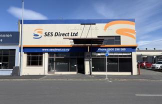 Showroom, offices and workshop in the CBD