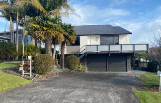 8 Shelly Bay Road, Beachlands