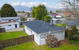 33 Pine Drive, Murupara