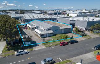 Standalone Industrial w Yard