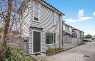 8 Rose Way, Hutt Central