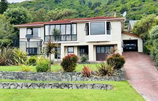 131 Winara Avenue, Waikanae