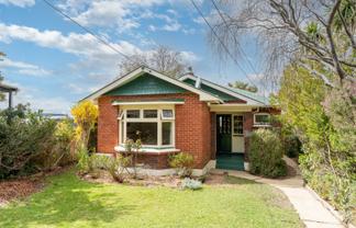 55 English Avenue, Mornington