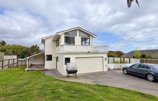 3 Te Maku Grove, Waikanae