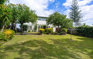 100 Charleston Avenue, Whangamata