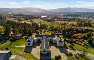 2 Fairway Drive, Bridge Hill