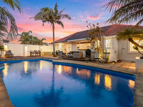 6 The Esplanade, Castor Bay