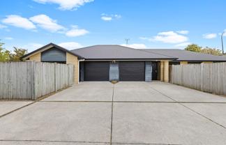 14 and 14A Petersburg Drive, Flagstaff