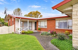 19 Winstone Avenue, Chartwell