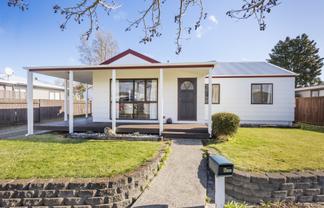 5 Newton Place, Westbrook