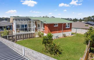 30 Bunyan Road, Coastlands