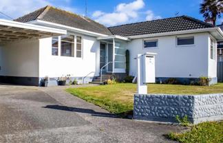 54 Camberwell Rd, Hawera