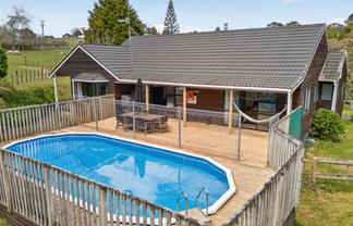 18 Anzac Valley Road, Waitakere