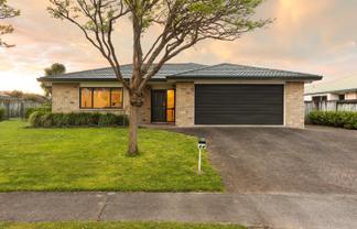 64 Bouverie Crescent, Flagstaff