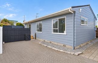 2/14 Plunket Avenue, Petone