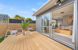 2/14 Plunket Avenue, Petone
