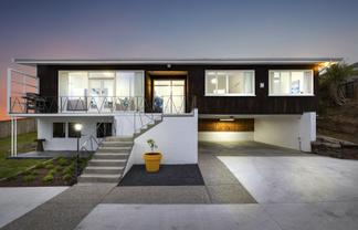 77 Easther Crescent, Kew