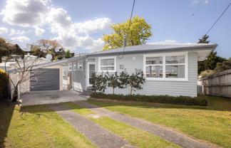 19 Sharyn Place, Brookfield