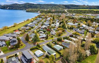 1/19  and  Kinloch Road, Kinloch