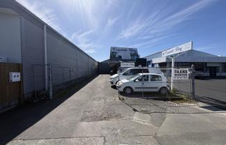 Versatile warehouse and office | Excellent profile