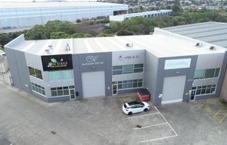 Modern industrial 310sqm plus yard