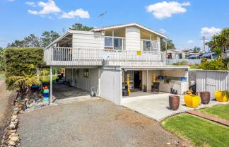 9 Sandy Beach Road, Tinopai