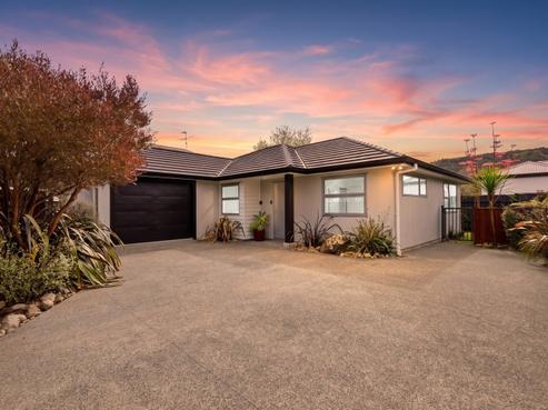 15A Oak Street, Ebdentown