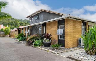 12A Third Avenue, AVENUES