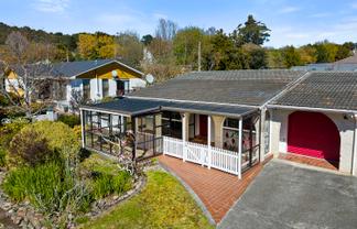 2/28 Marlborough Street, Silverstream