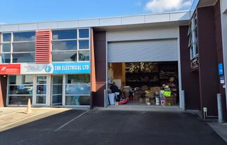Modern Te Rapa Unit with Parking 
