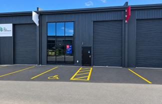 Commercial unit in prime Matakokiri location