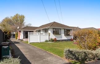 14 Fatima Street, Redwood